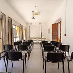 ألبيرغ إينتورجوفان بيت شباب *