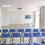 ألبيرغ إينتورجوفان بيت شباب