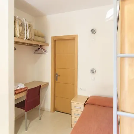 Inturjoven Hostel Μαρμπέλλα