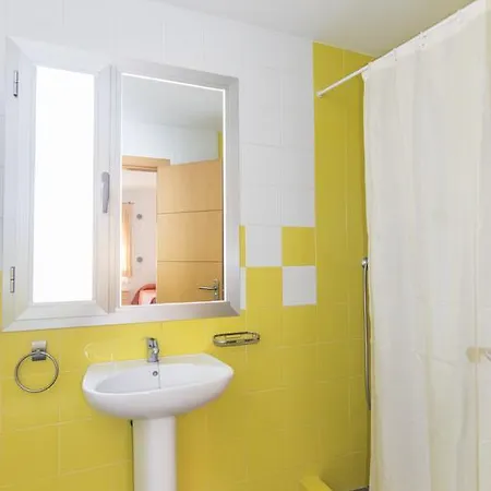 Hostel Inturjoven Μαρμπέλλα